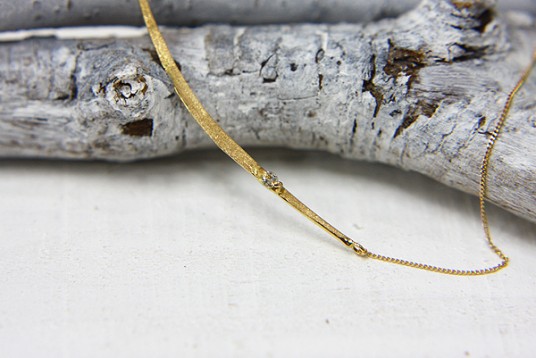 hirondelle(イロンデール)ムーンダイヤネックレス hirondelle(イロンデール)ムーンダイヤネックレス