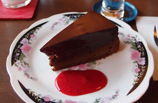 カナカナのチョコレートケーキ